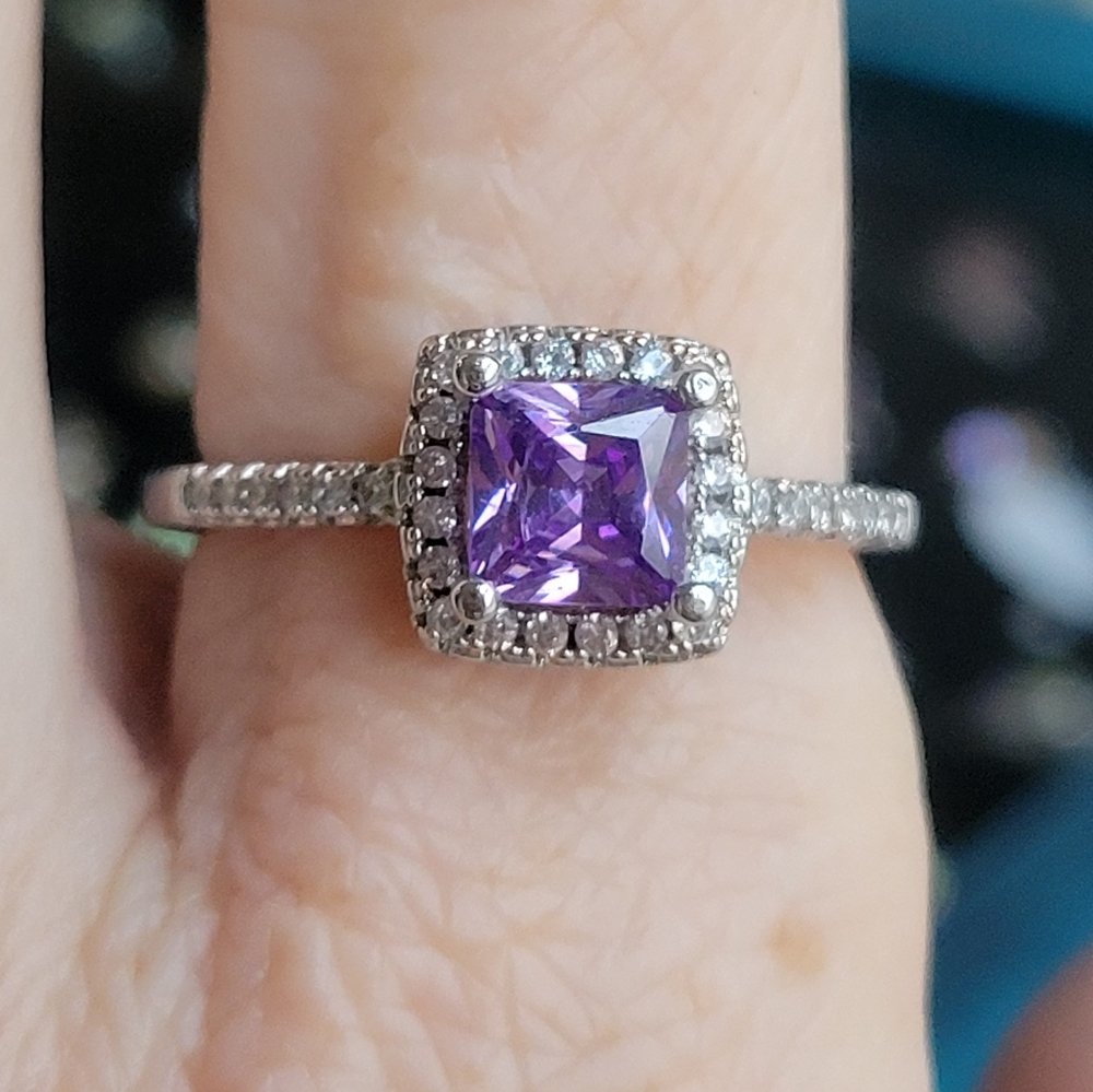 ๐2 for $20 NWT Fragrant Jewels Purple Swarovski Crystal Ring - Picture 2 of 7